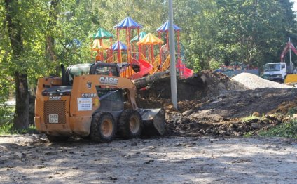 В сквере по ул